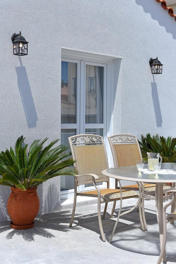 Oisyra Boutique Suites Ermoupoli Exterior photo